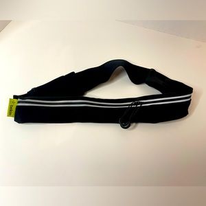 Belkin Runners Reflector Belt with Zipper Pockets